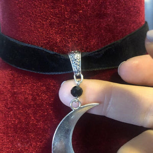 Hanging Moon Velvet Choker