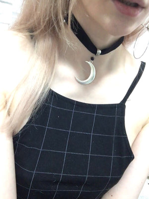 Hanging Moon Velvet Choker