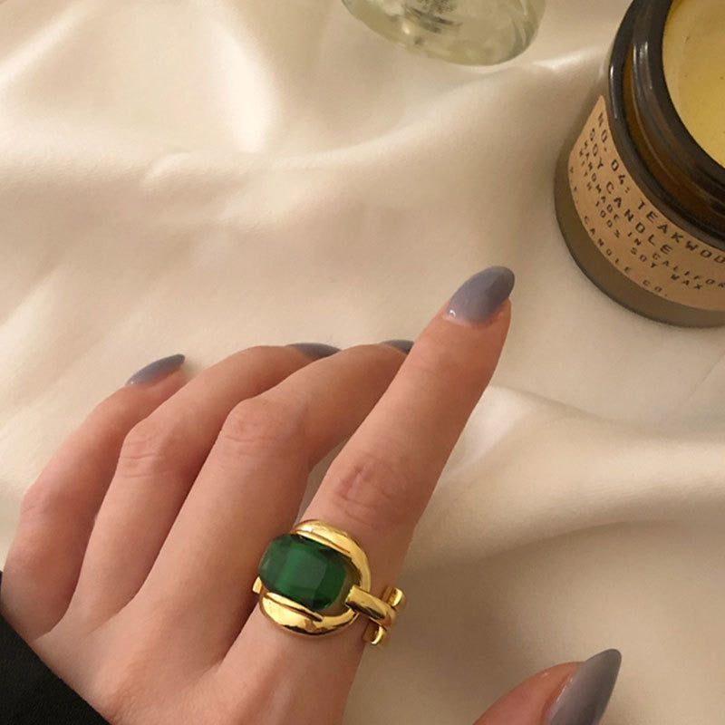 Inspired Ring With Stone In Gold