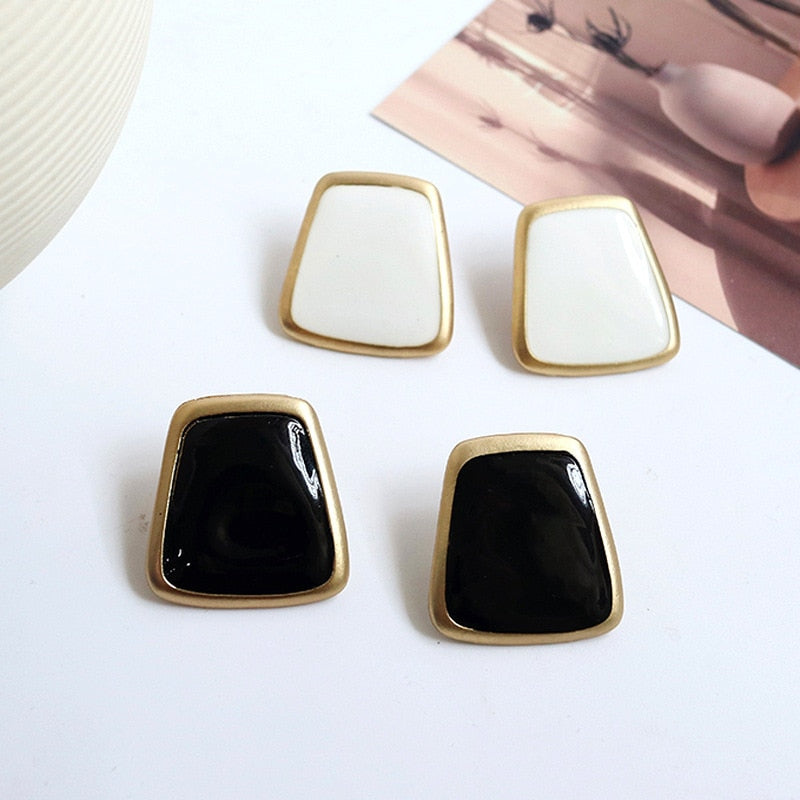 Stud Earrings In 4 Colors