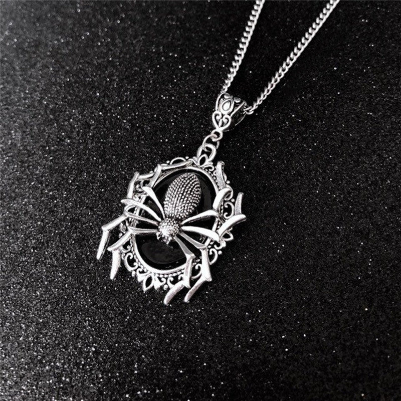 Spider's Poison Necklace