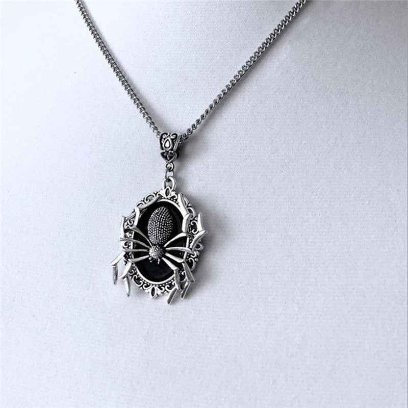 Spider's Poison Necklace